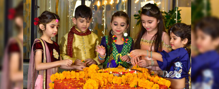 10_Designer_Diwali_Dresses_Ideas_For_Kid_Girls_2022